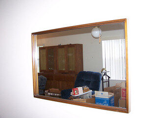 mirrored-furniture-6666023